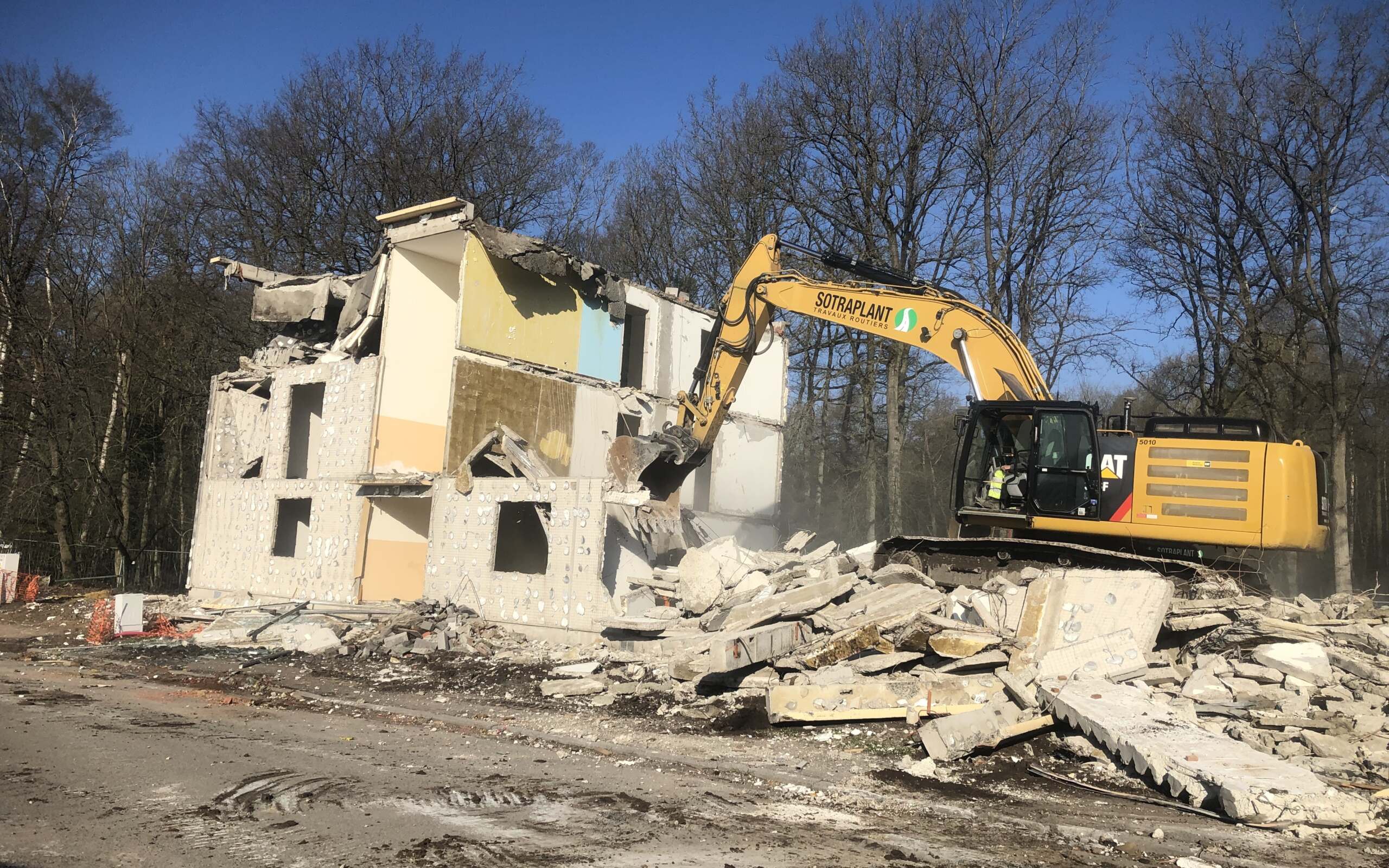 Reconstruction du SHAPE village à Mons Sotraplant